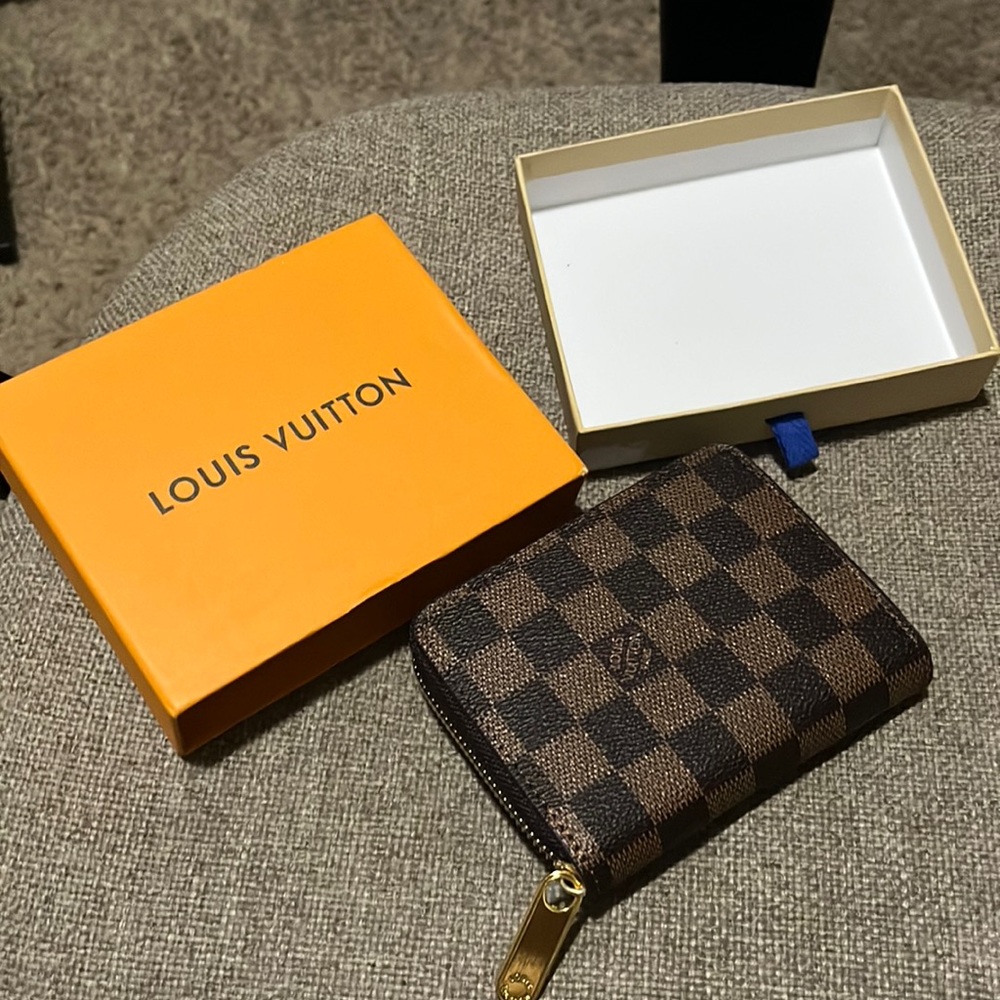 Wallet, never used
